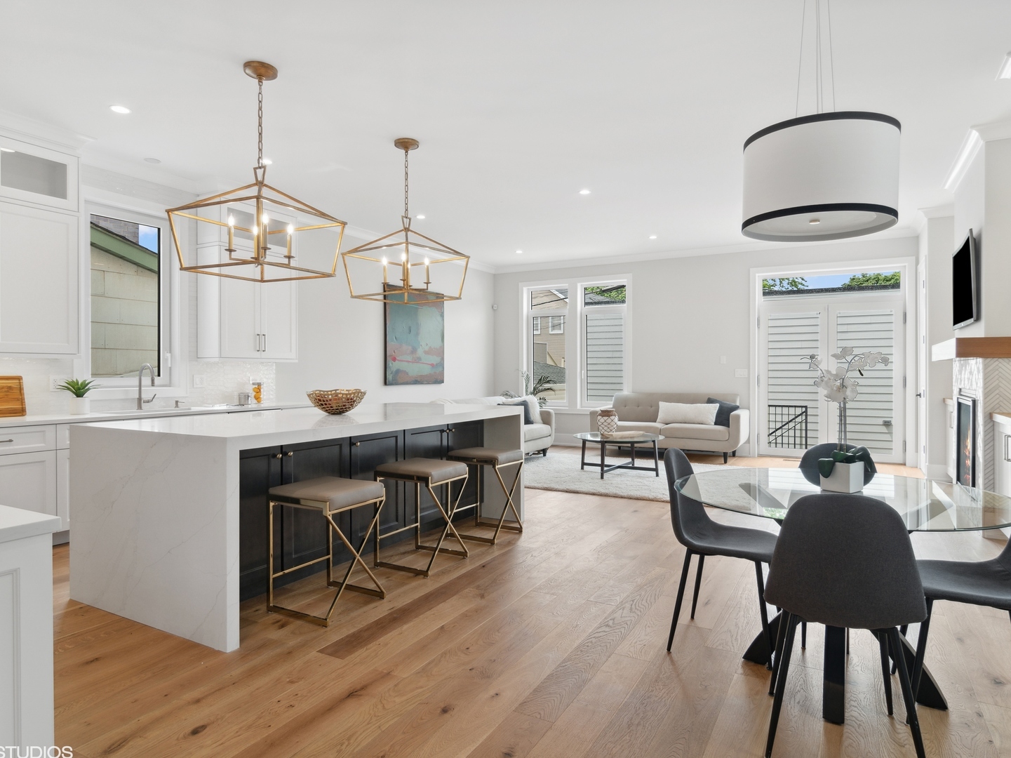 4026 N Campbell Avenue