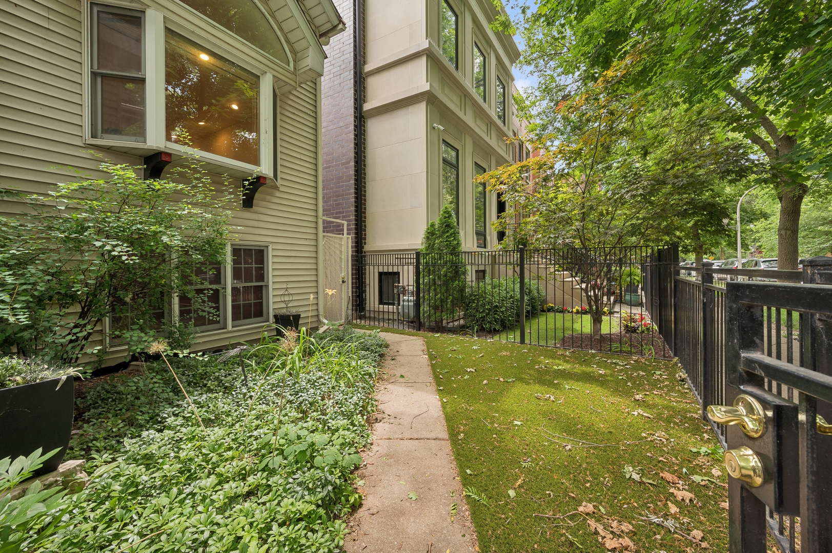 3719 N Bosworth Avenue