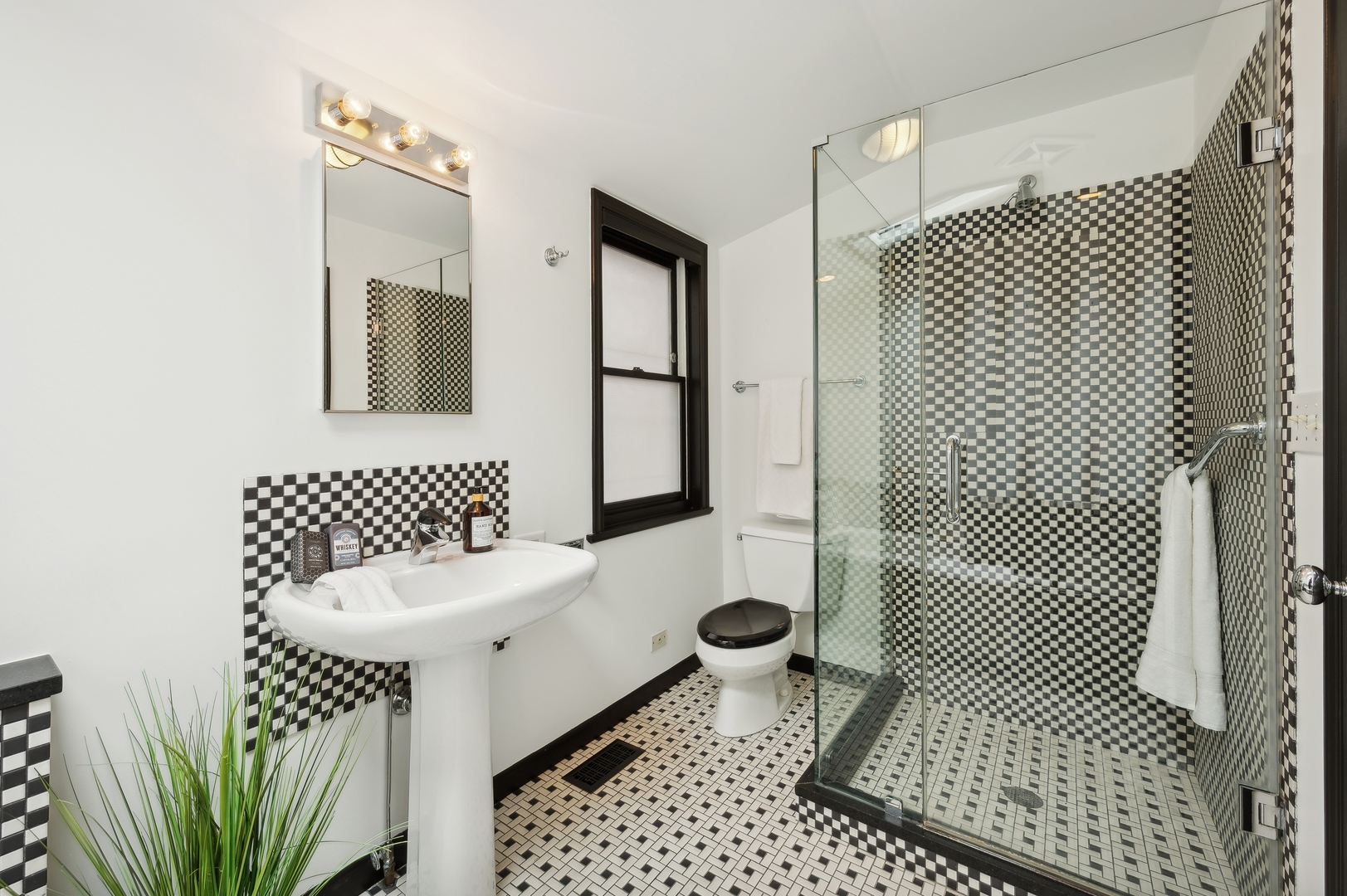 3719 N Bosworth Avenue