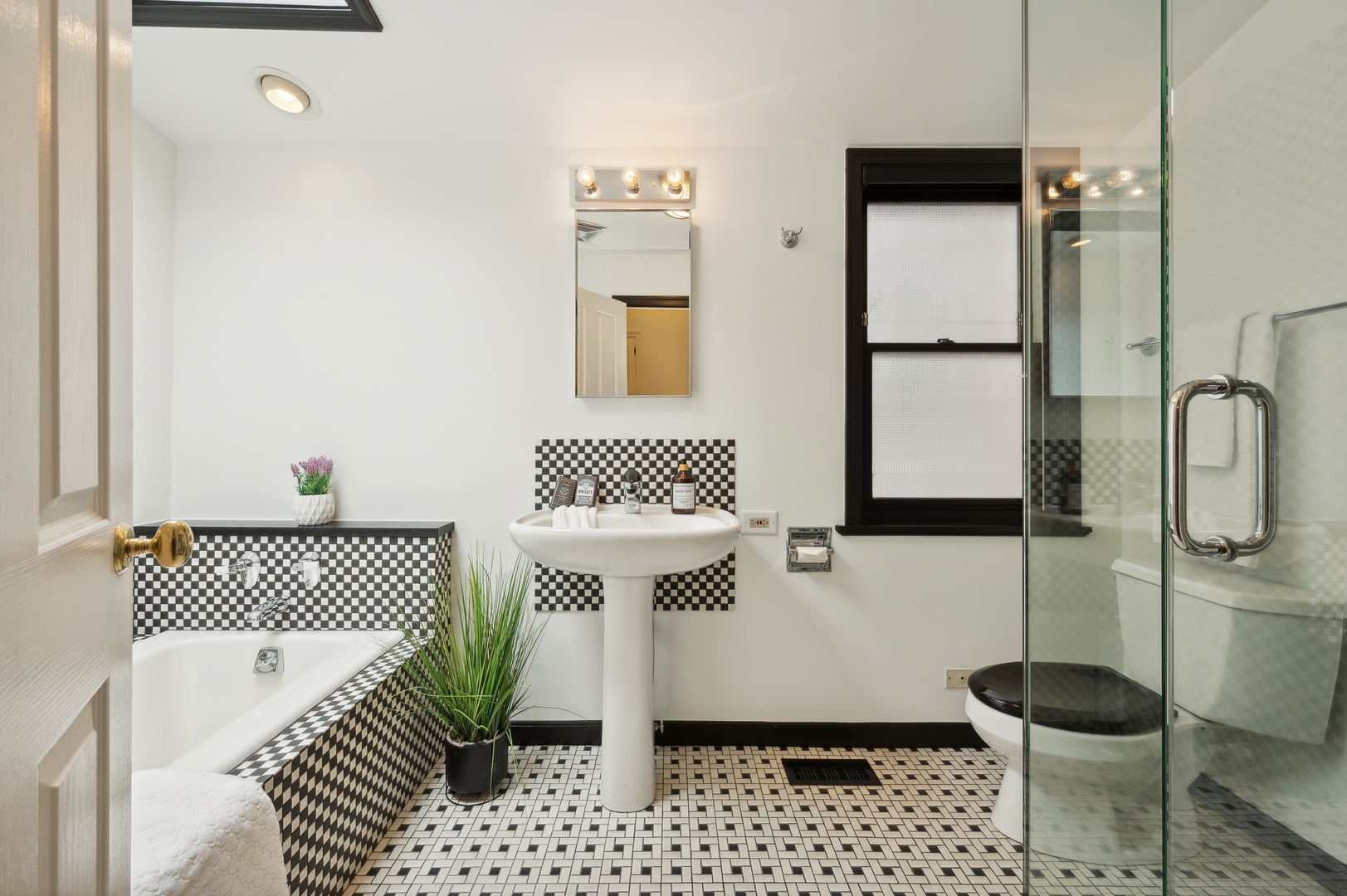 3719 N Bosworth Avenue