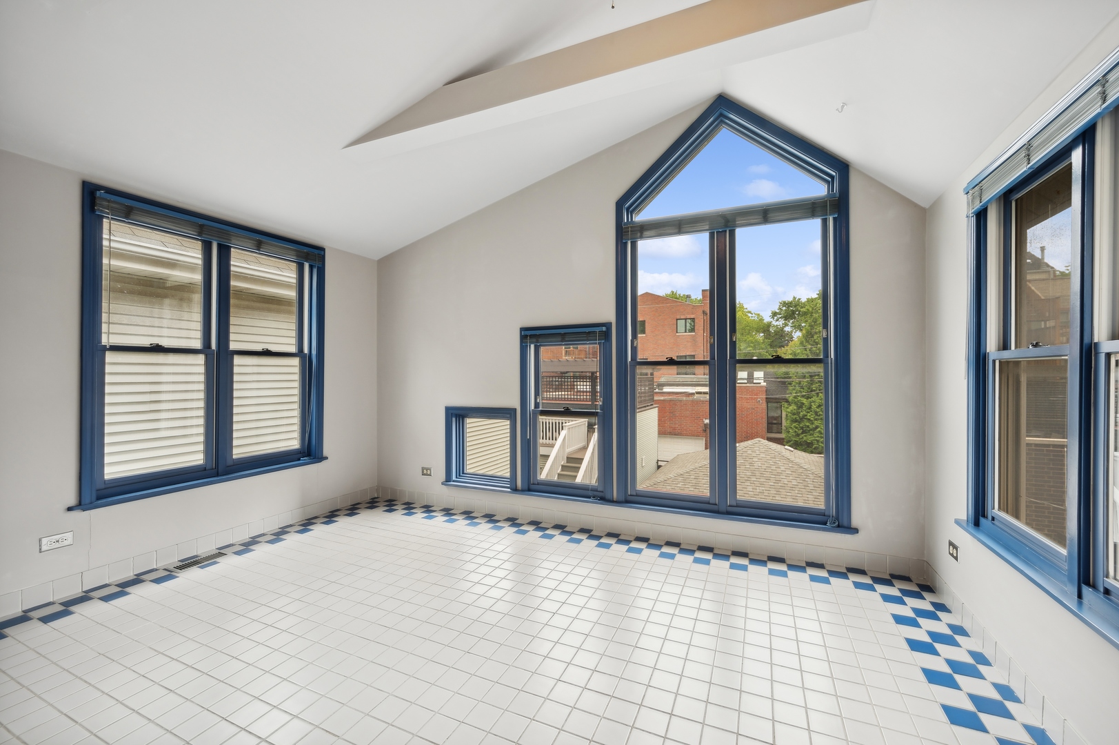 3719 N Bosworth Avenue