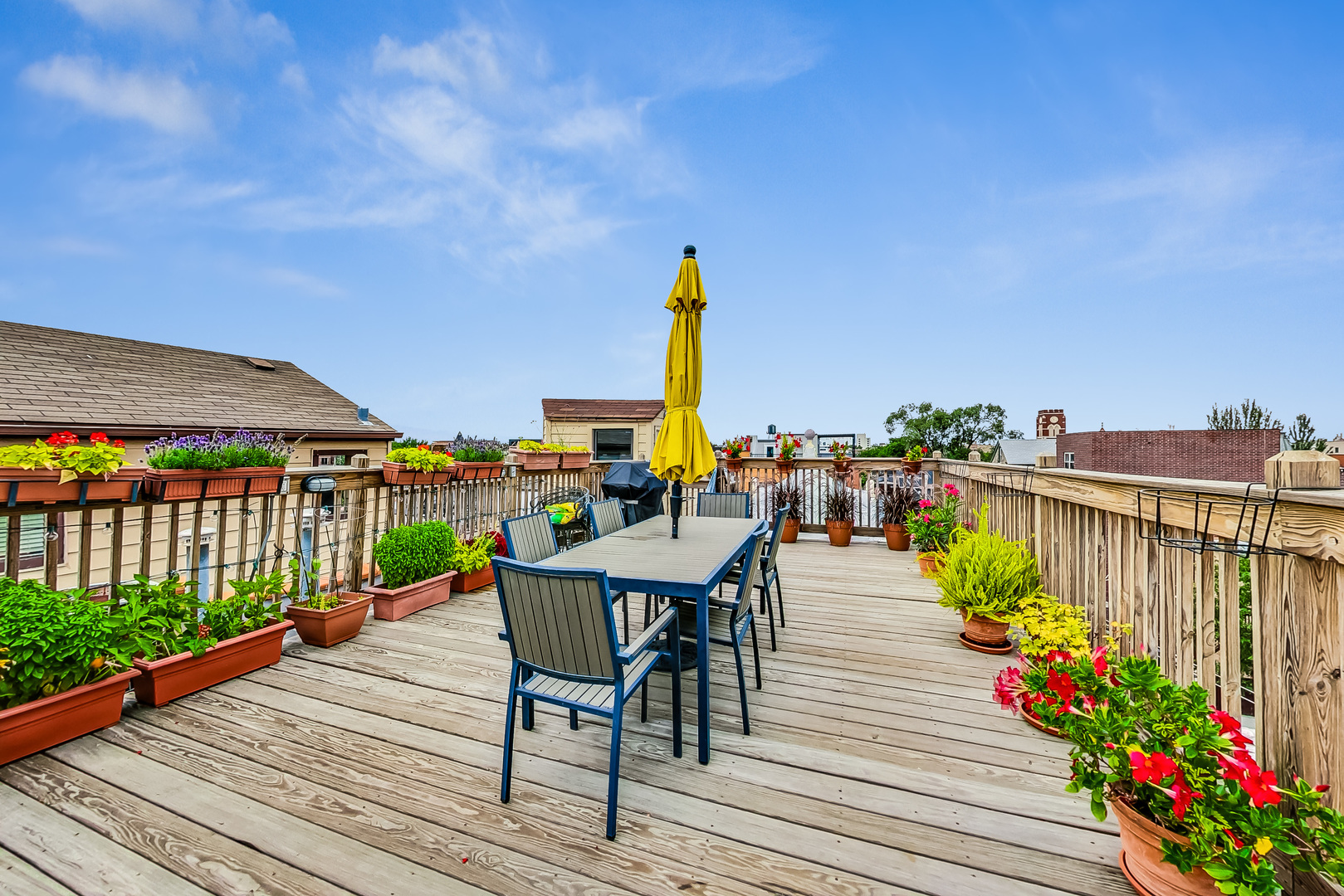 1713 W Beach Avenue Unit: 2N