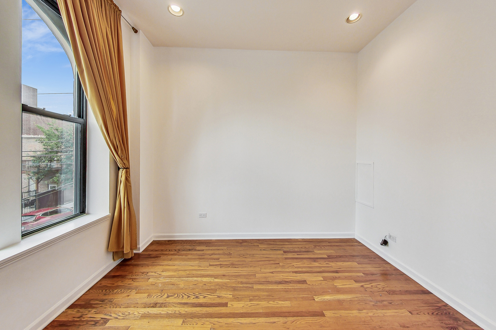 1713 W Beach Avenue Unit: 2N