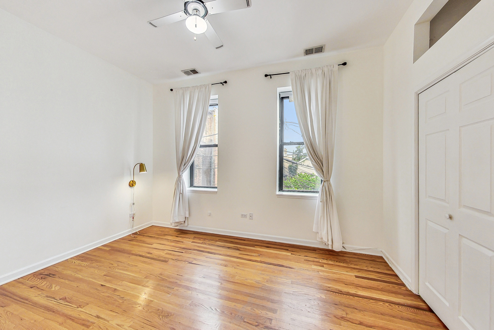 1713 W Beach Avenue Unit: 2N