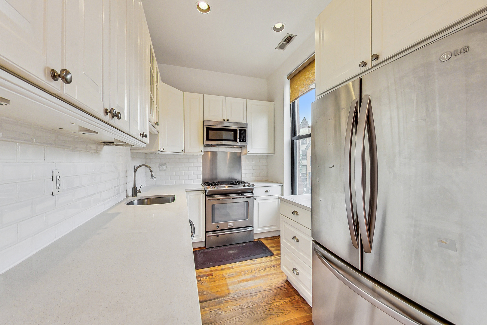 1713 W Beach Avenue Unit: 2N