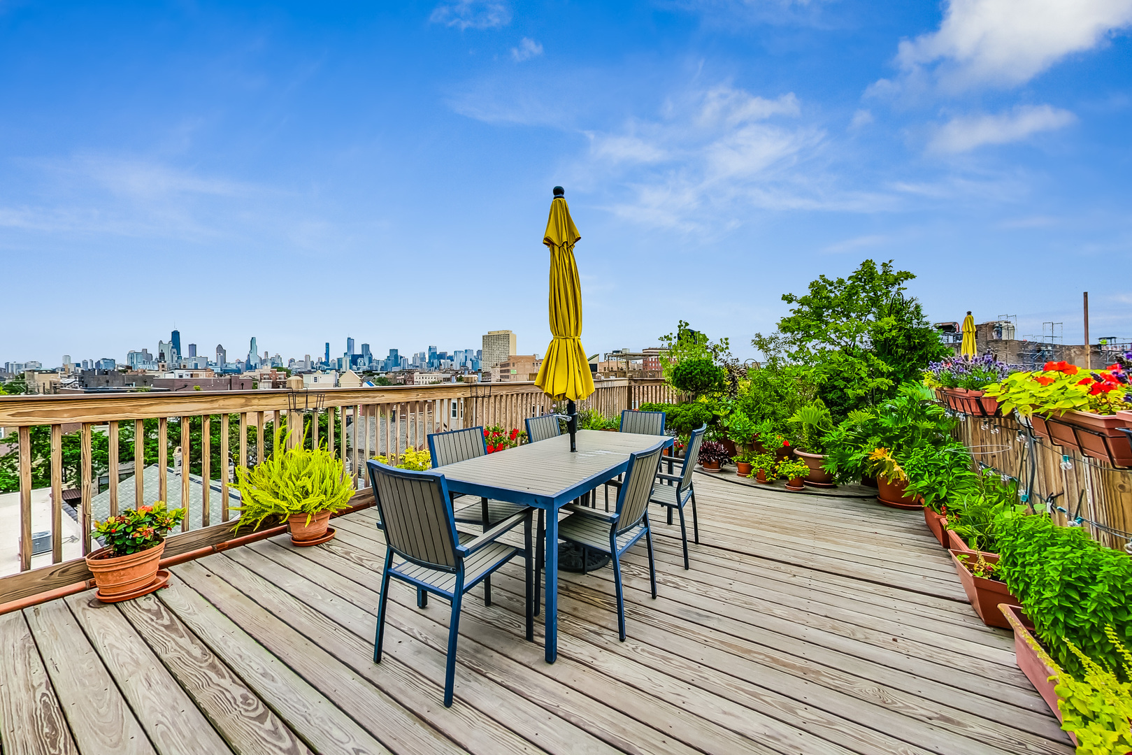 1713 W Beach Avenue Unit: 2N