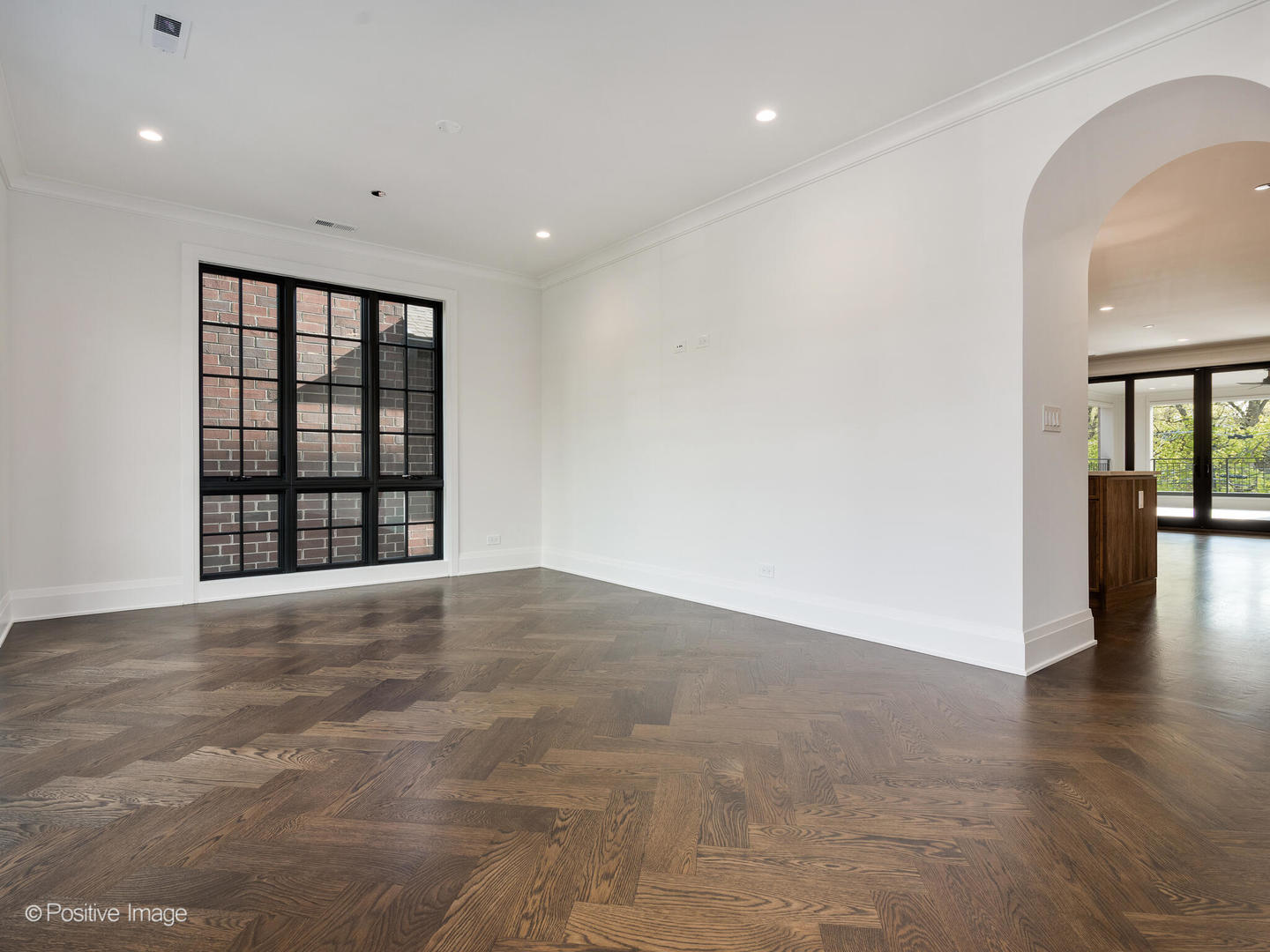 3511 N Bosworth Avenue Unit: PH