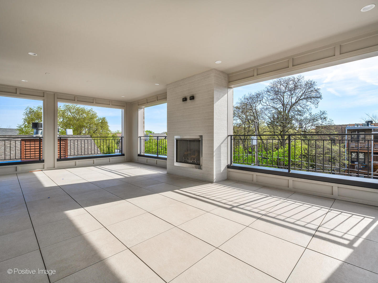 3511 N Bosworth Avenue Unit: PH