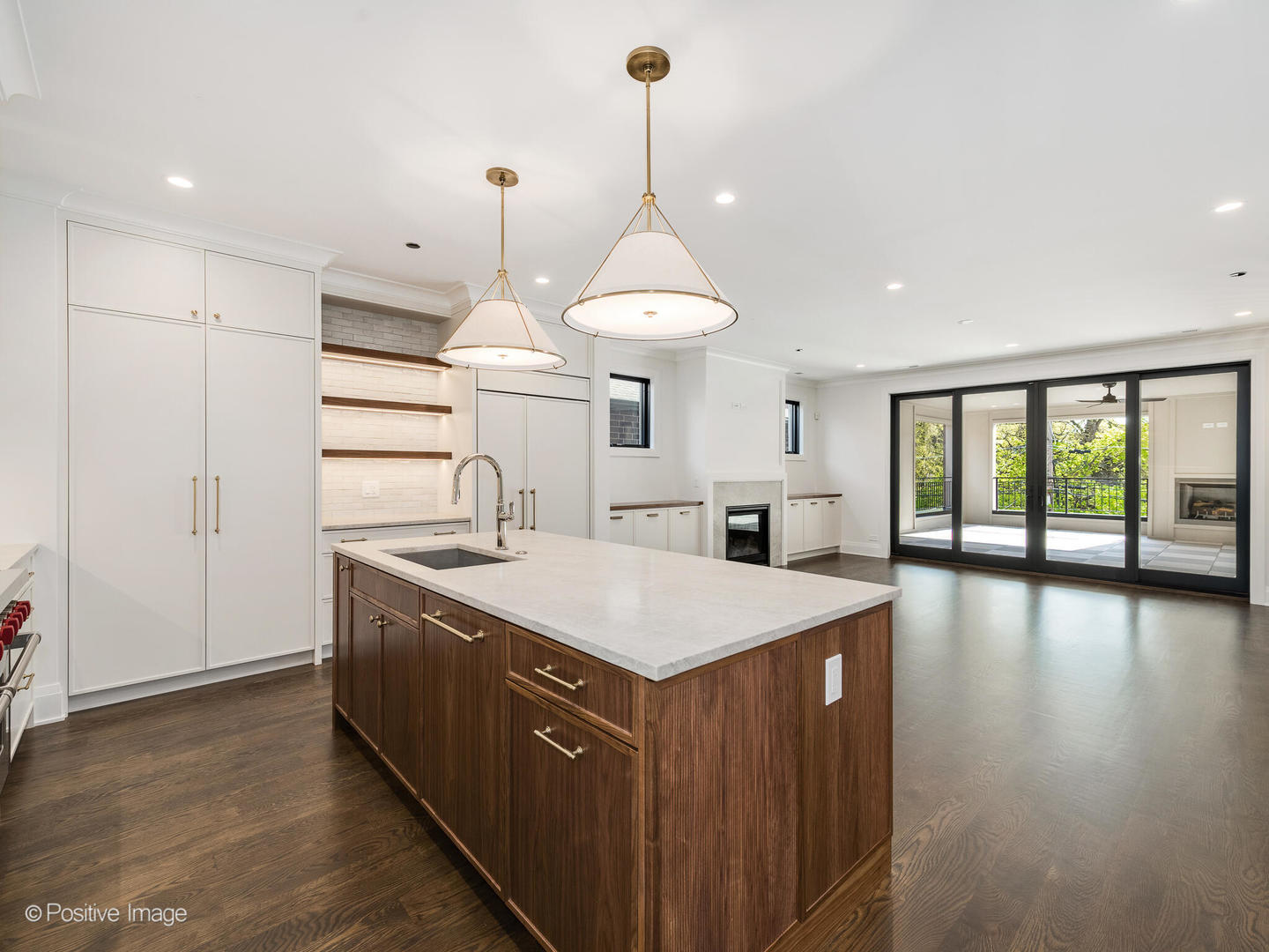 3511 N Bosworth Avenue Unit: PH