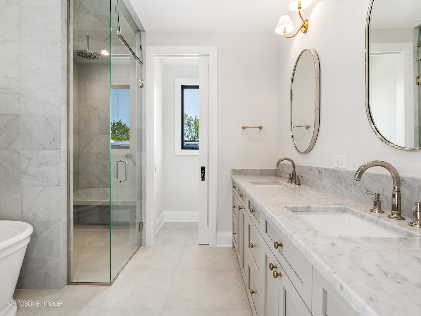 3511 N Bosworth Avenue Unit: PH