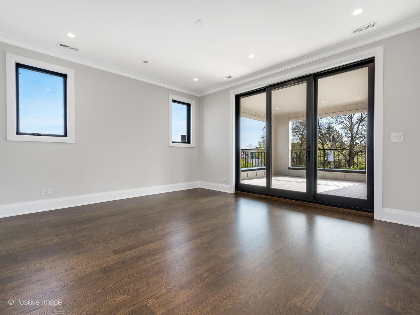 3511 N Bosworth Avenue Unit: PH