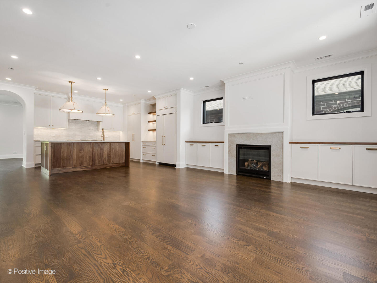 3511 N Bosworth Avenue Unit: PH