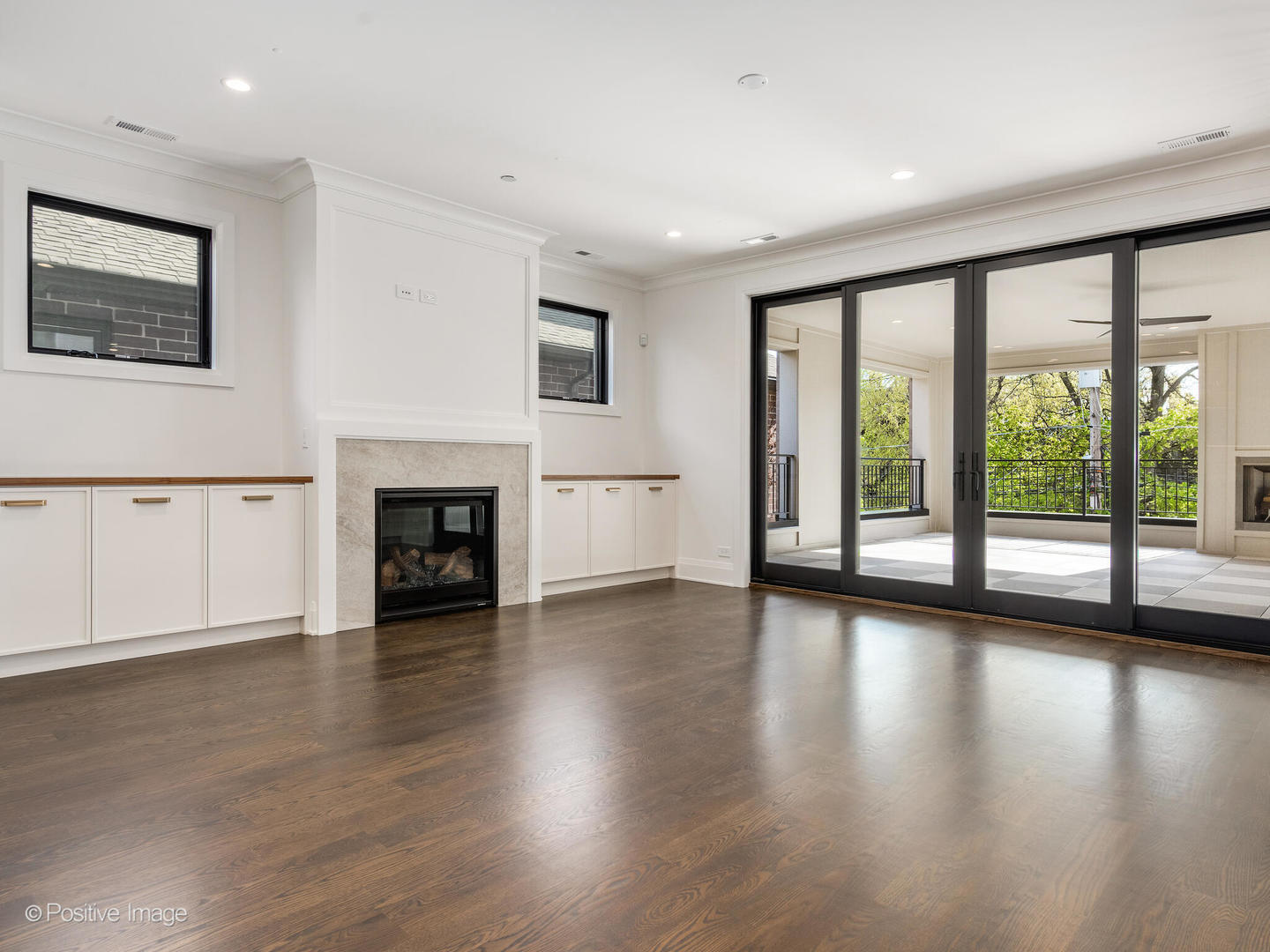 3511 N Bosworth Avenue Unit: PH