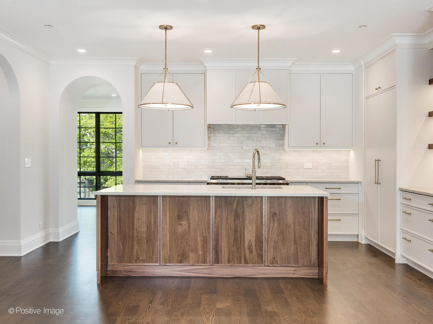 3511 N Bosworth Avenue Unit: PH