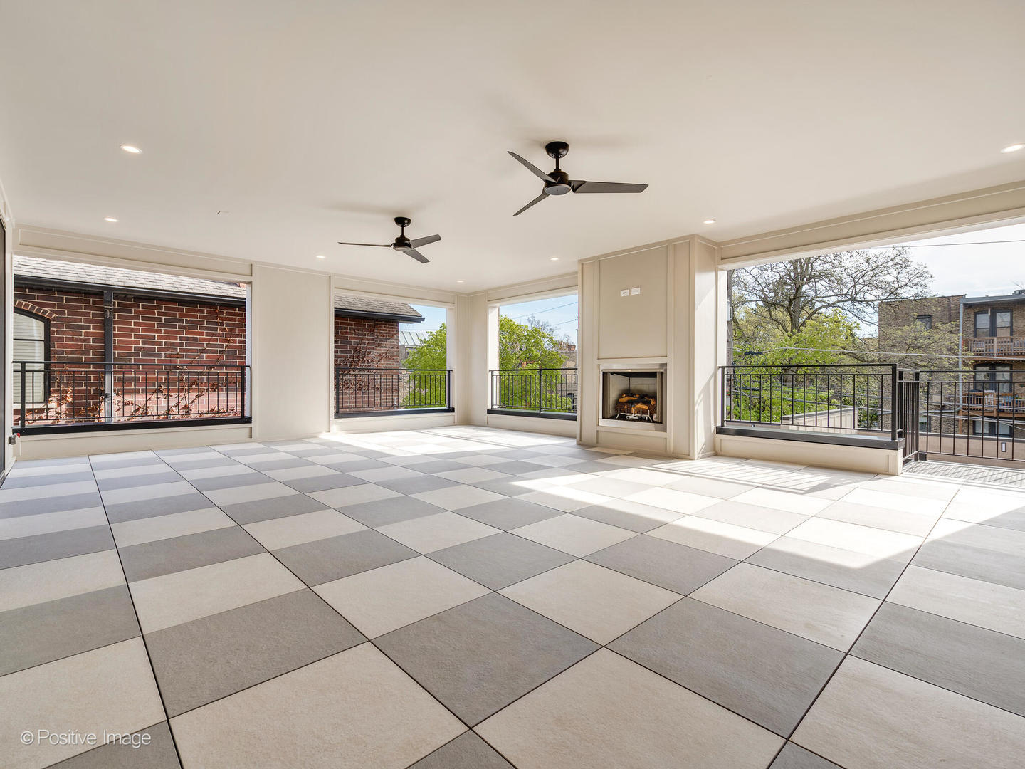 3511 N Bosworth Avenue Unit: PH