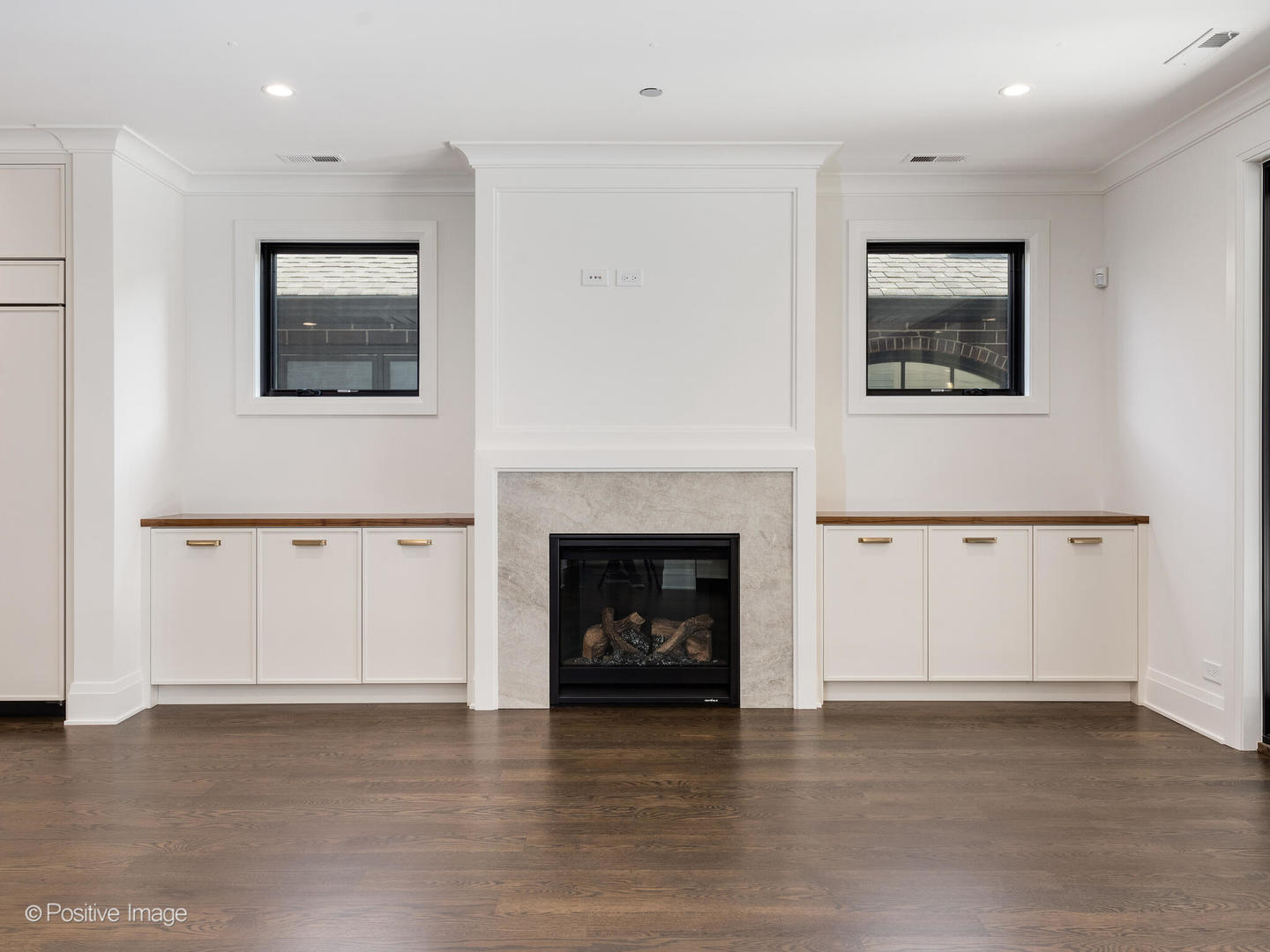 3511 N Bosworth Avenue Unit: PH