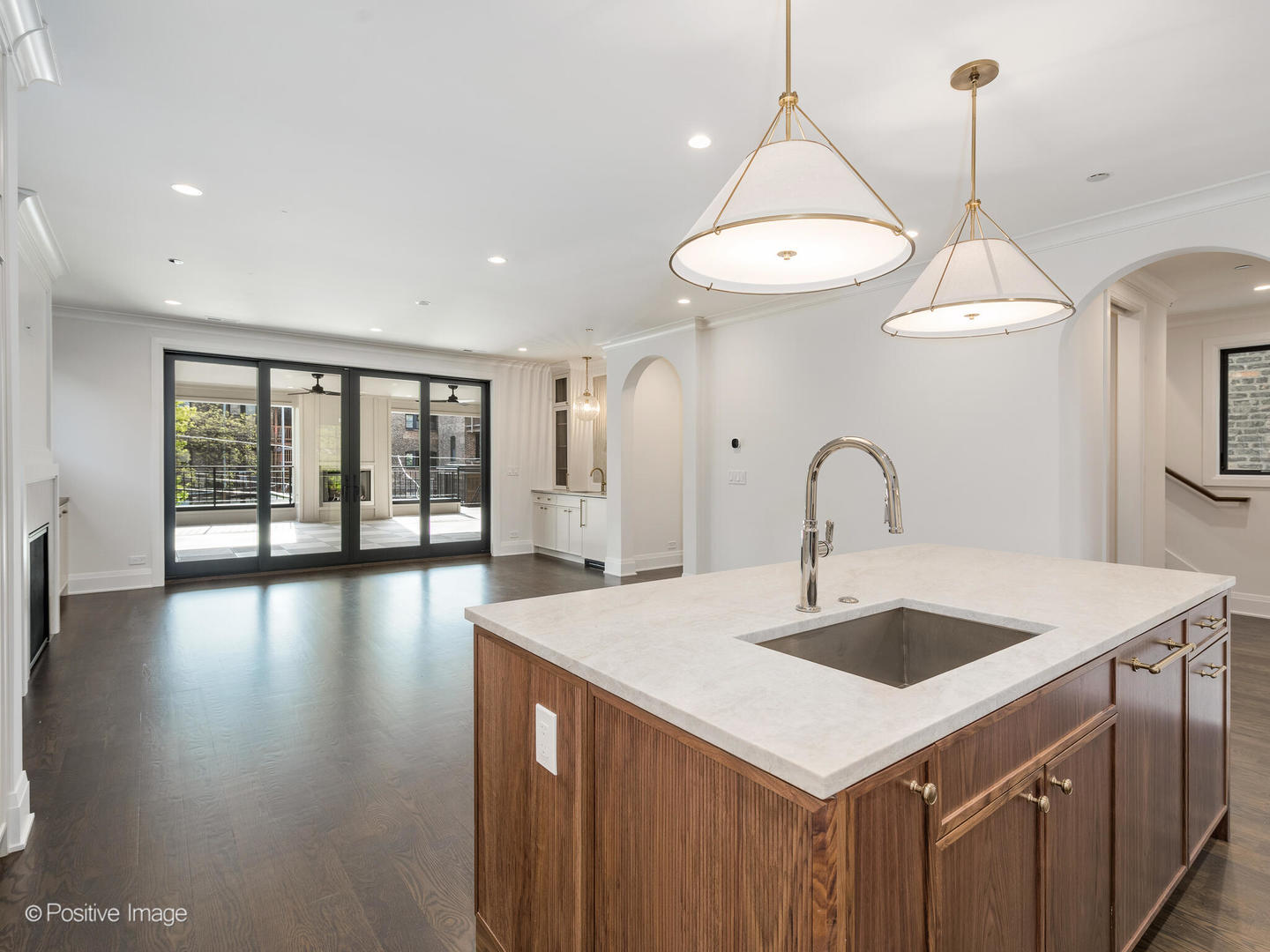 3511 N Bosworth Avenue Unit: PH