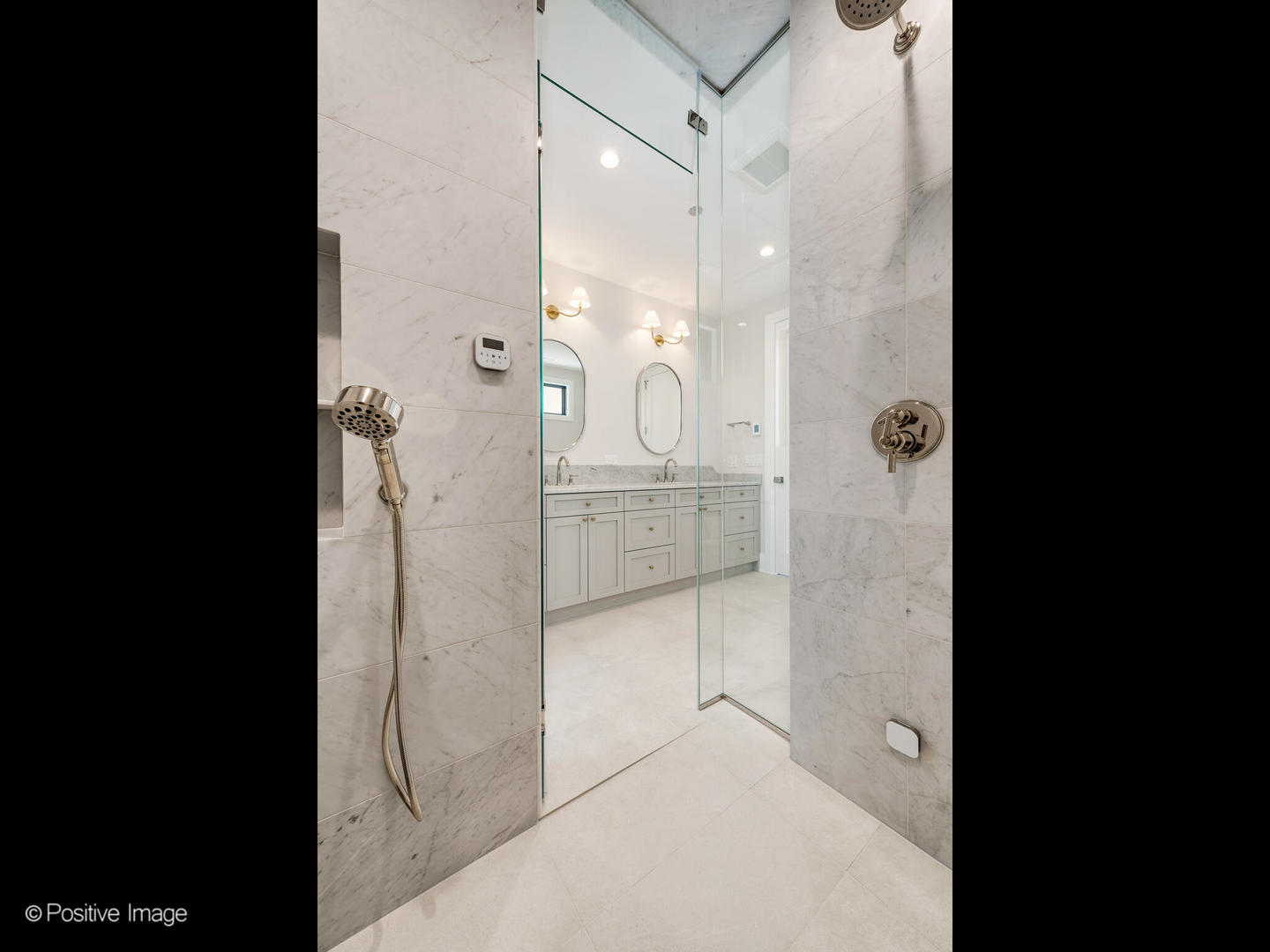 3511 N Bosworth Avenue Unit: PH