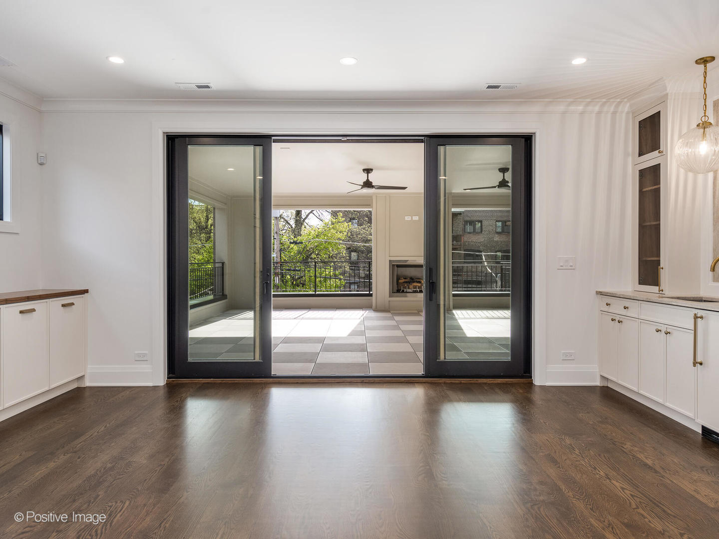 3511 N Bosworth Avenue Unit: PH