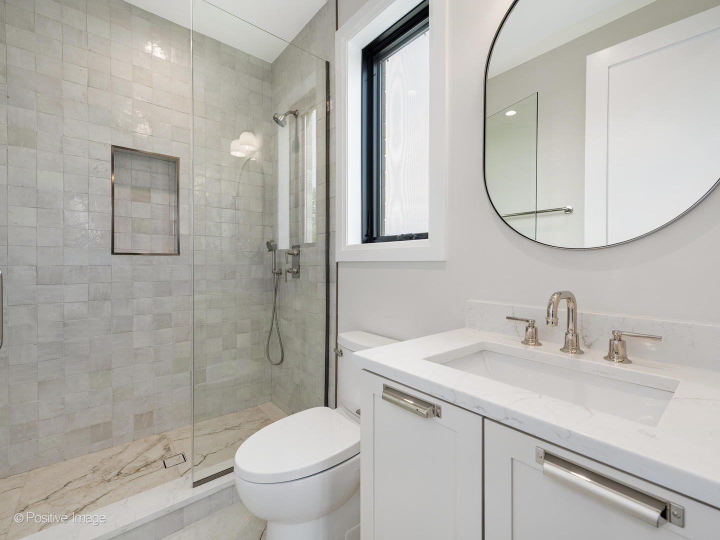 3511 N Bosworth Avenue Unit: PH