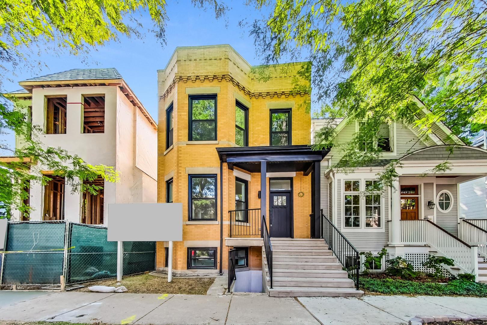 3922 N Paulina Street