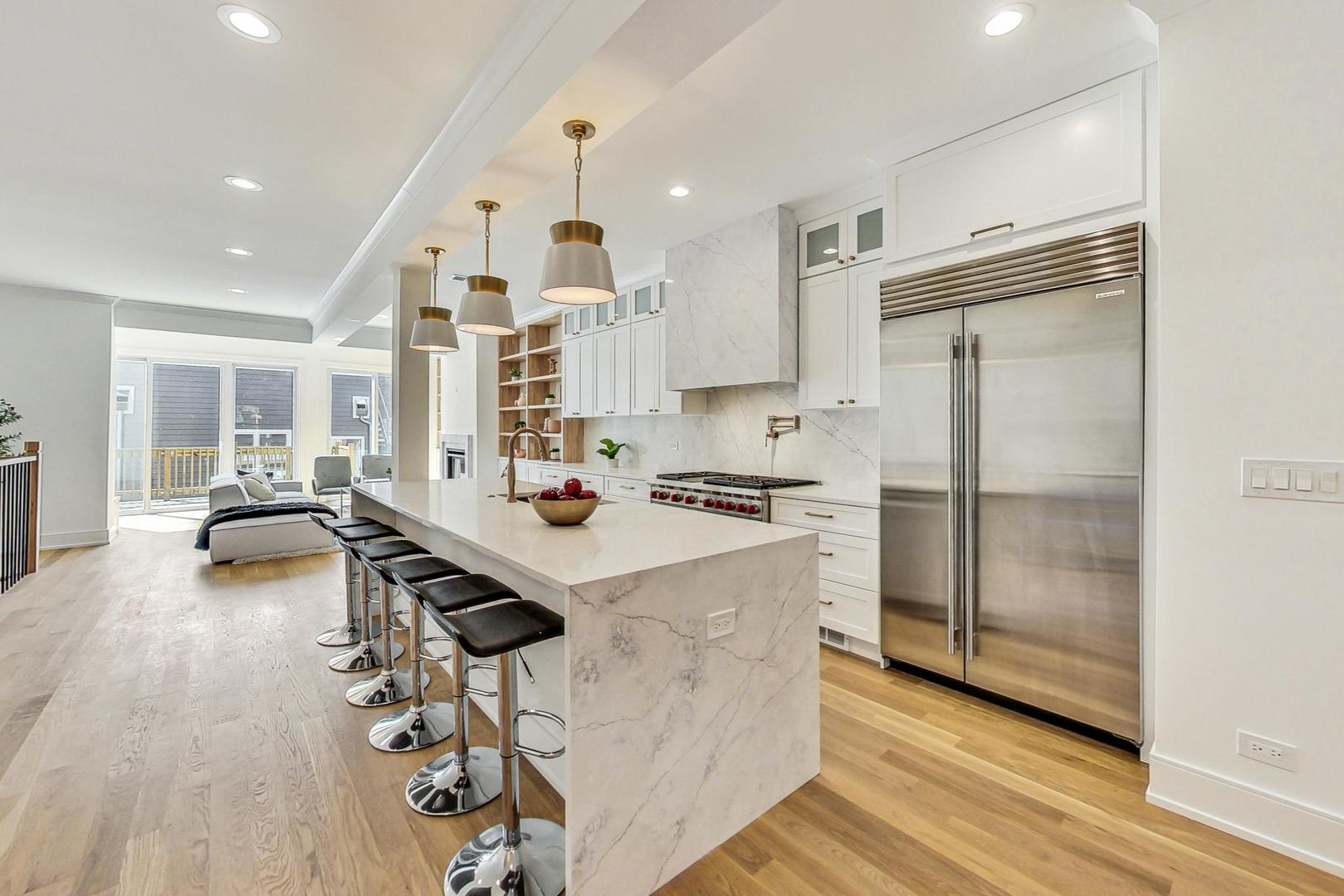 3922 N Paulina Street