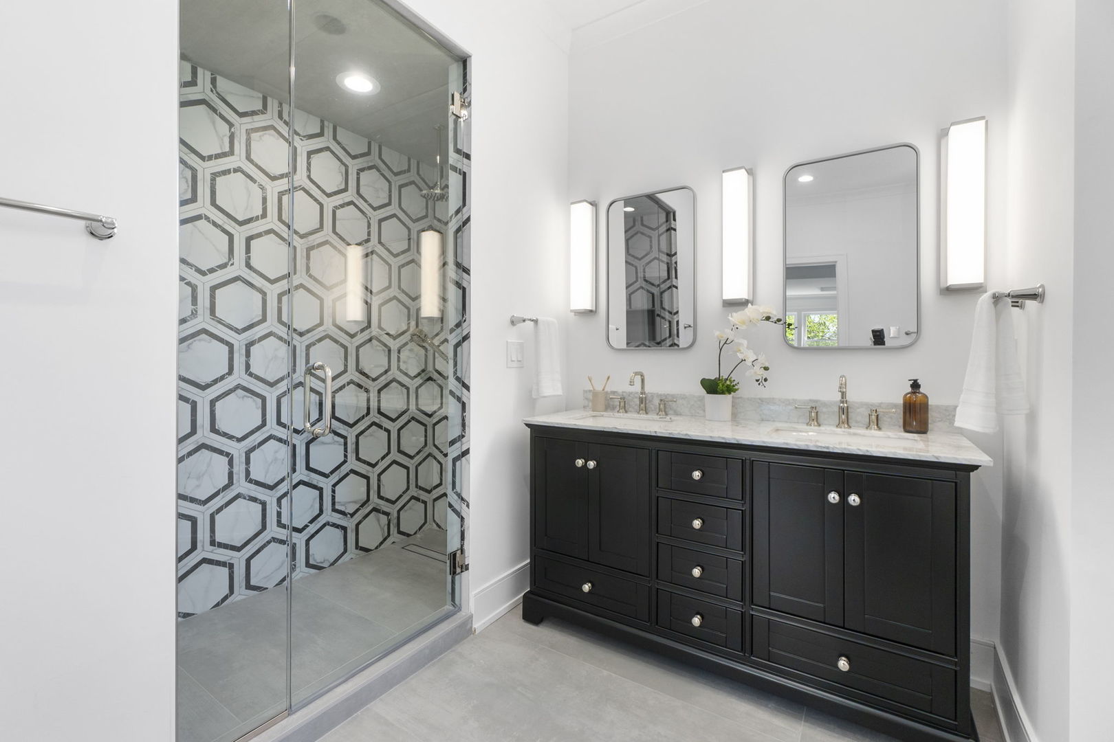 3922 N Paulina Street