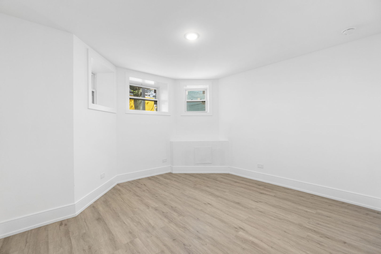 3922 N Paulina Street