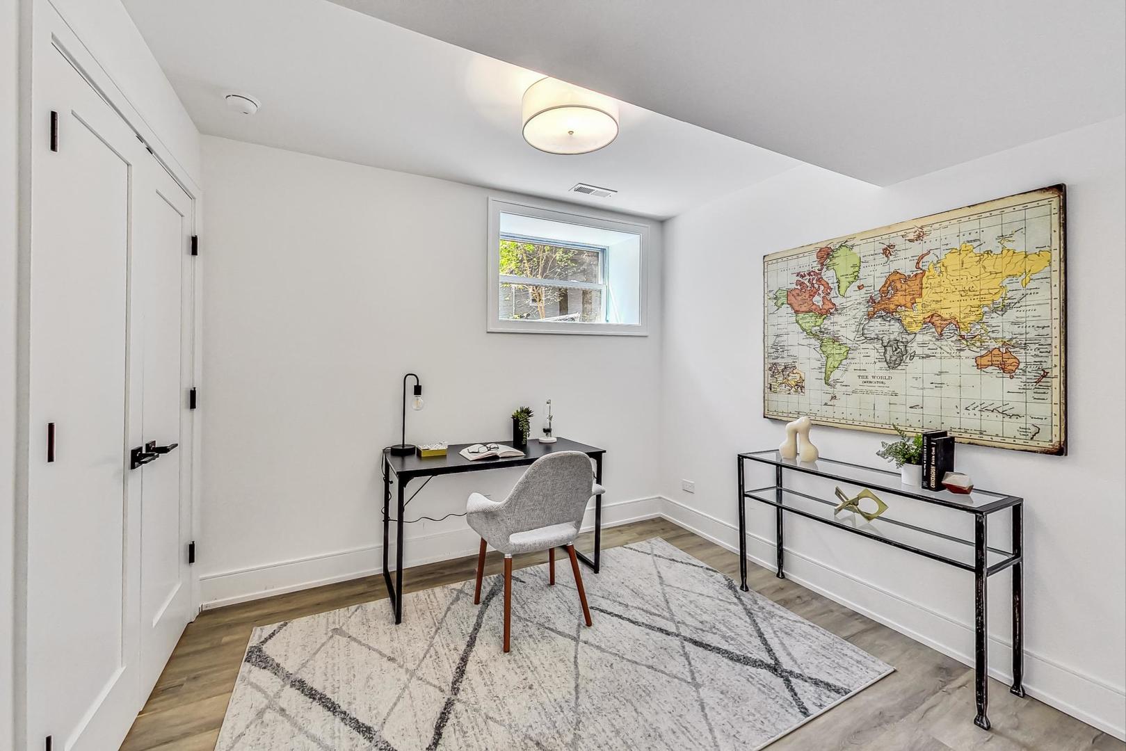 3922 N Paulina Street