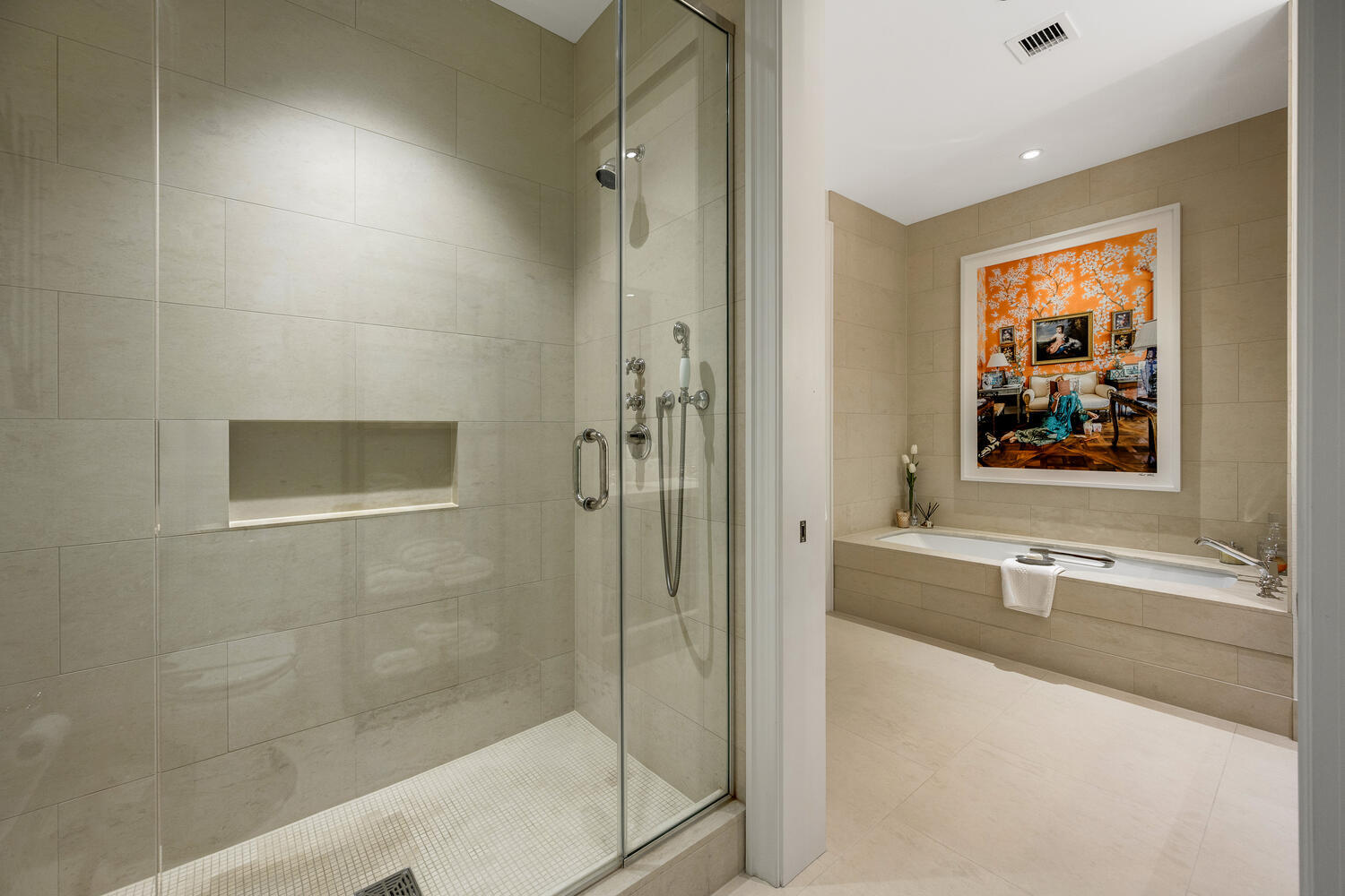 118 E Erie Street Unit: 34F