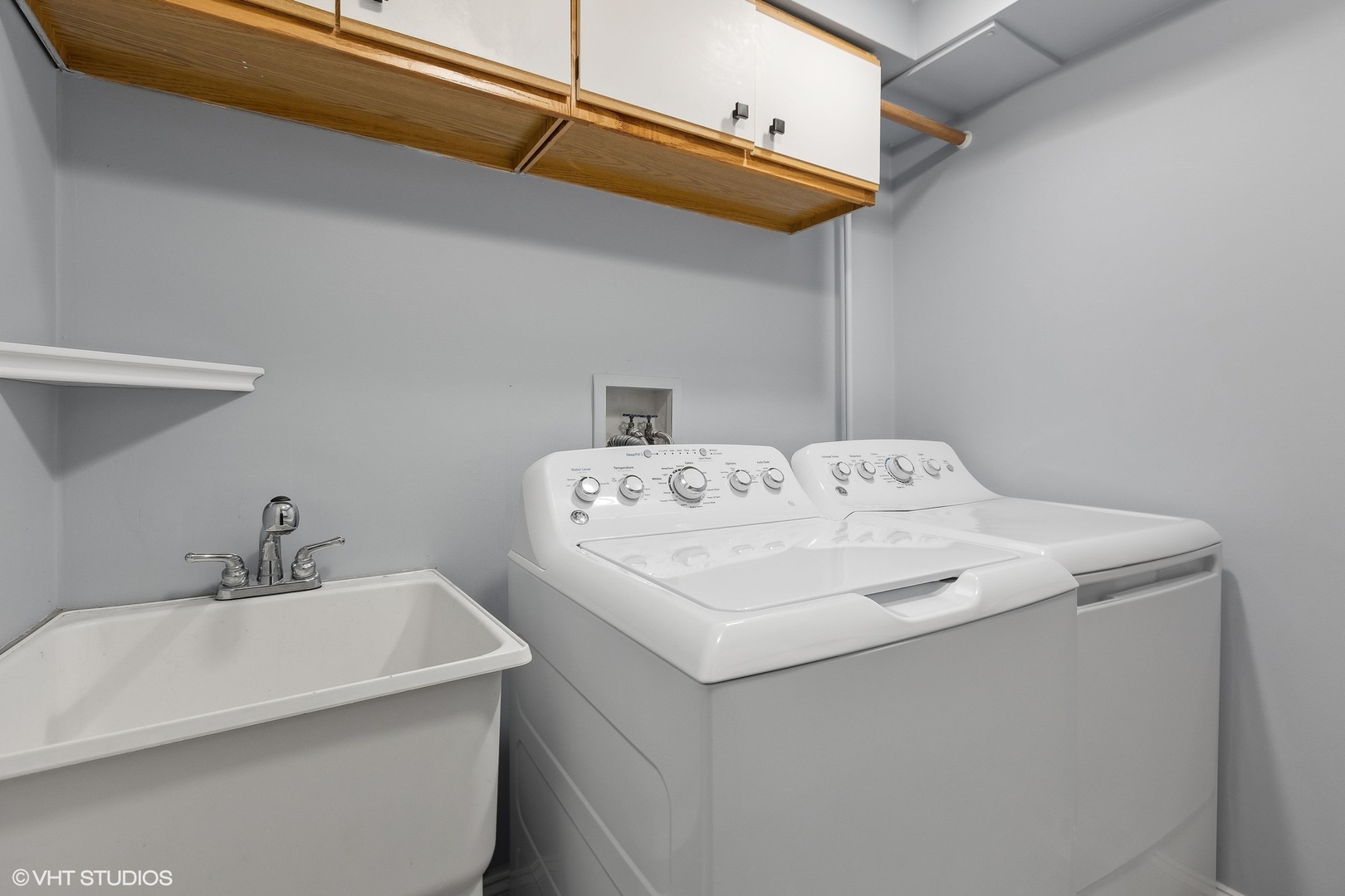 1441 W School Street