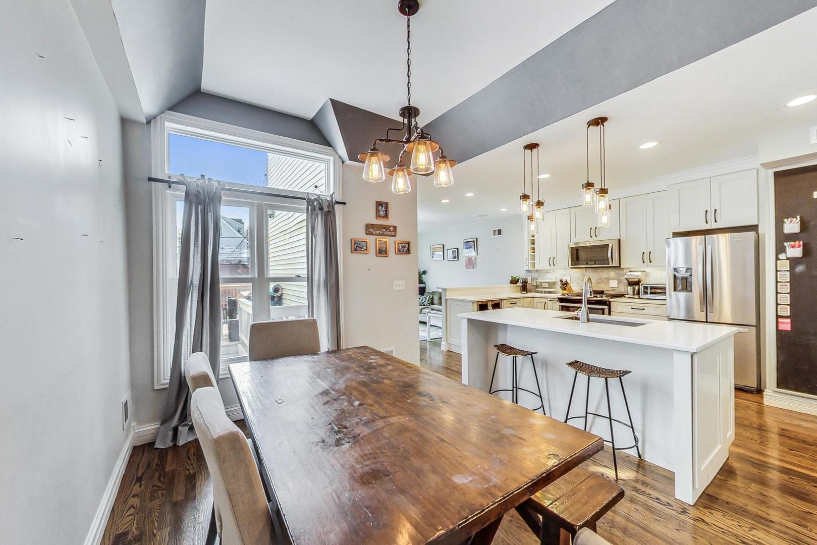 1441 W School Street