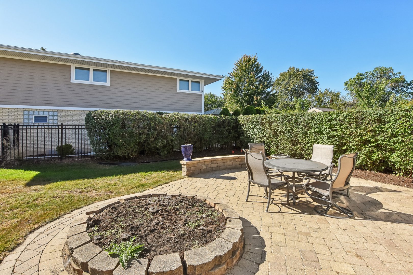 400 E Madison Street