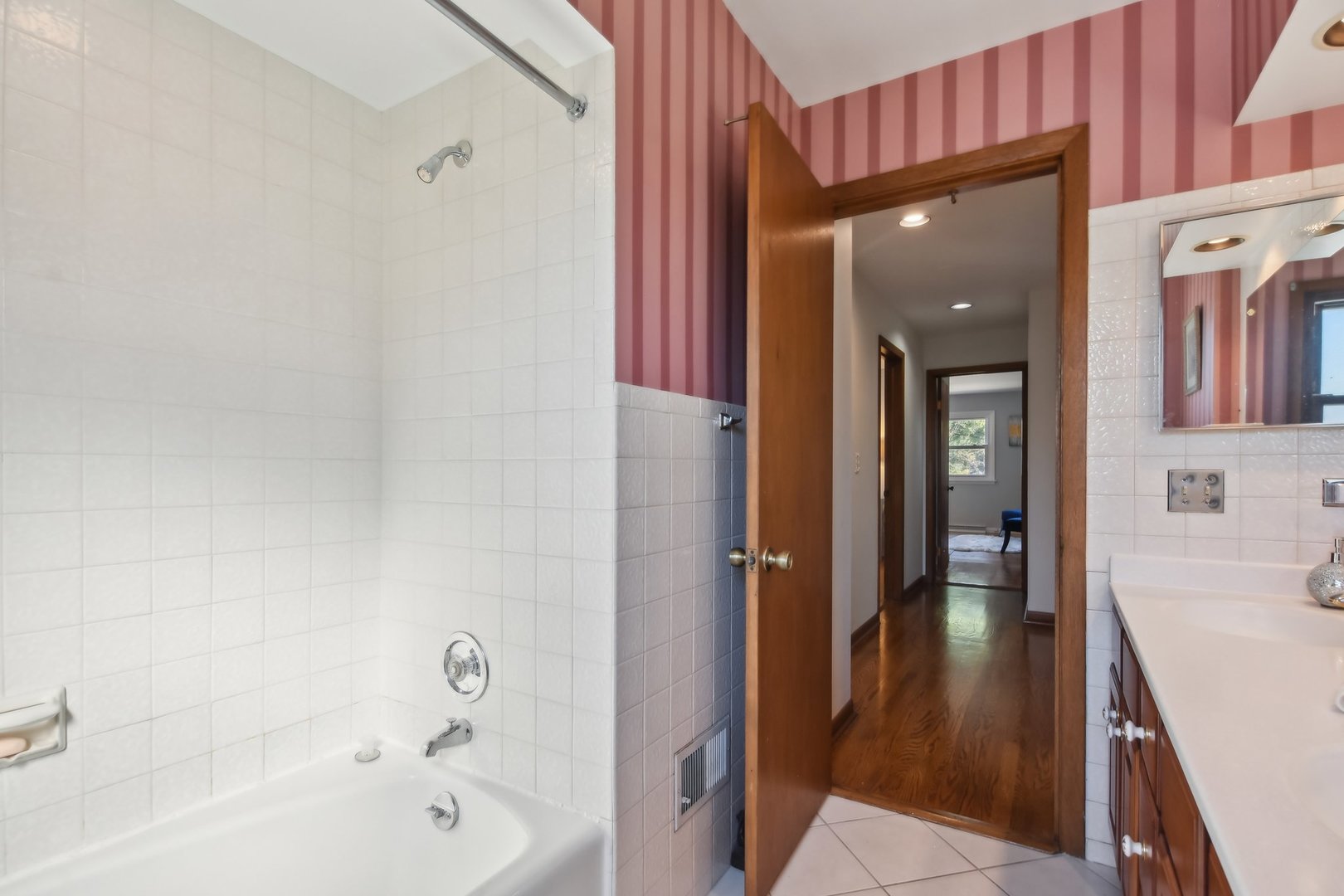 400 E Madison Street