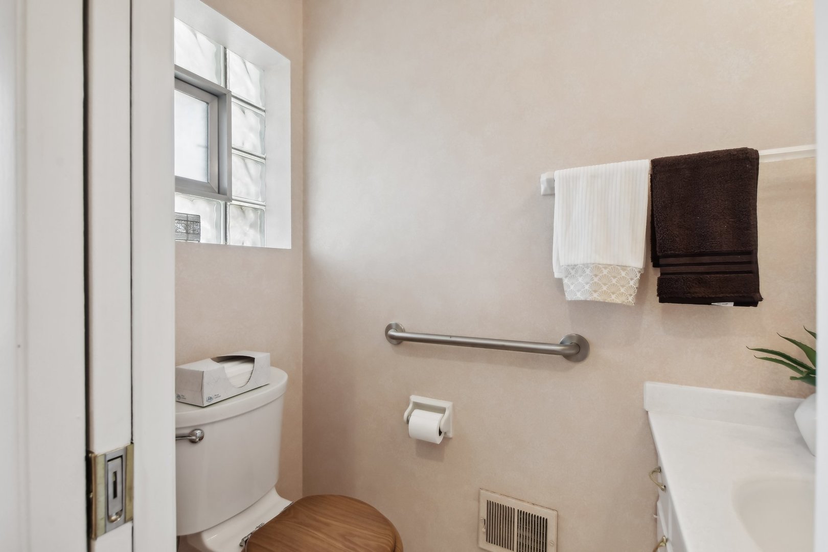 400 E Madison Street