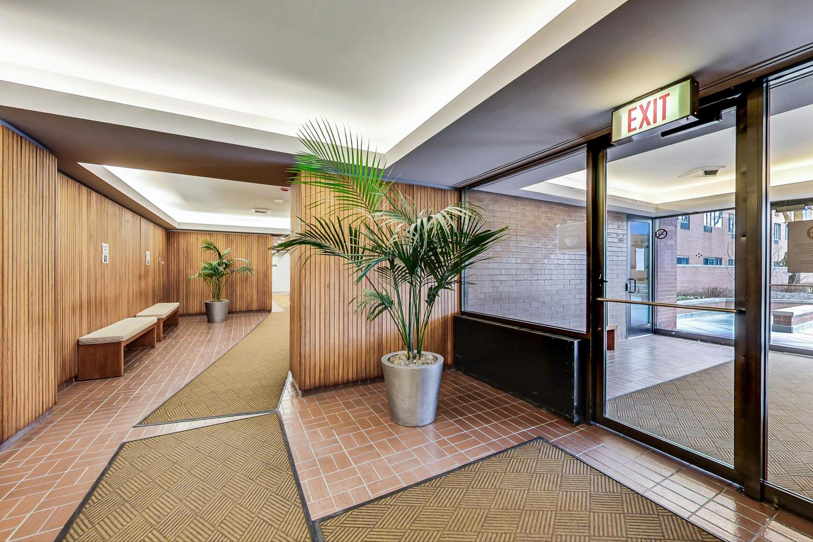 801 S Plymouth Court Unit: 1010