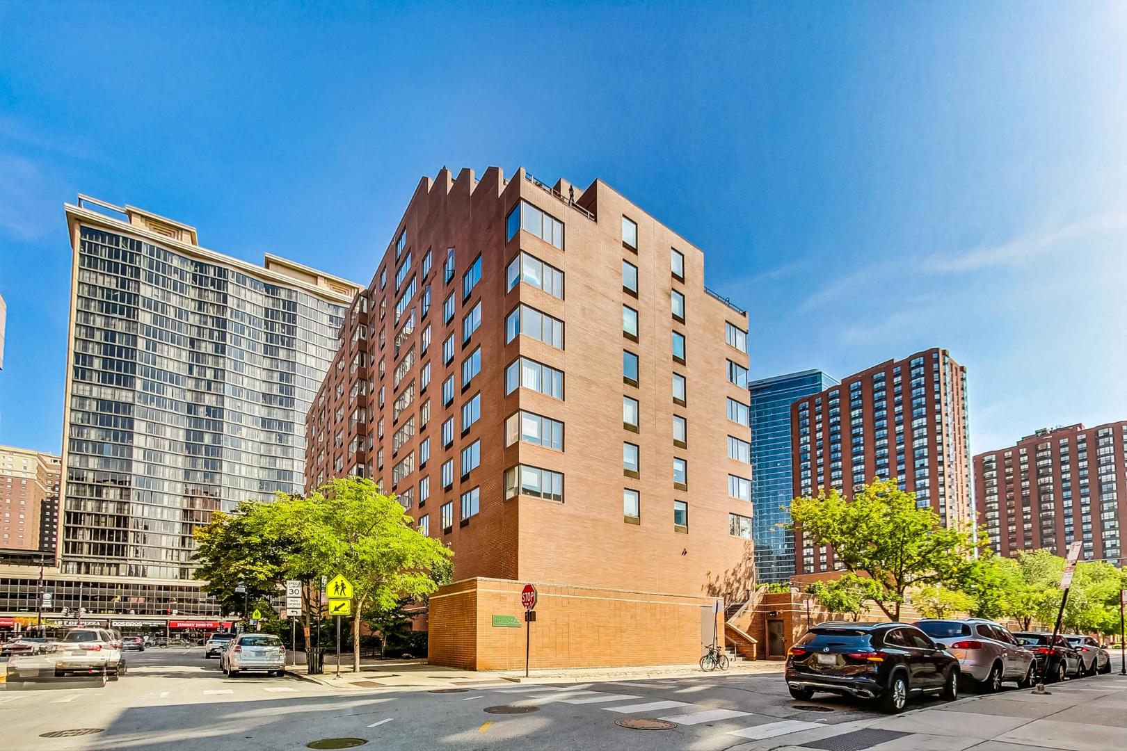 801 S Plymouth Court Unit: 1010