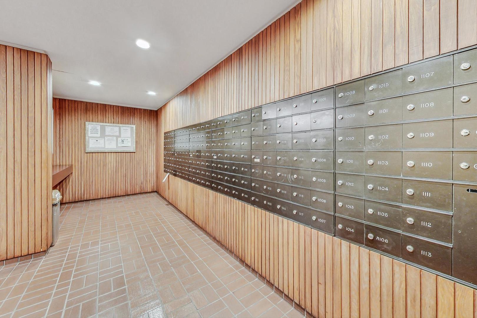 801 S Plymouth Court Unit: 1010