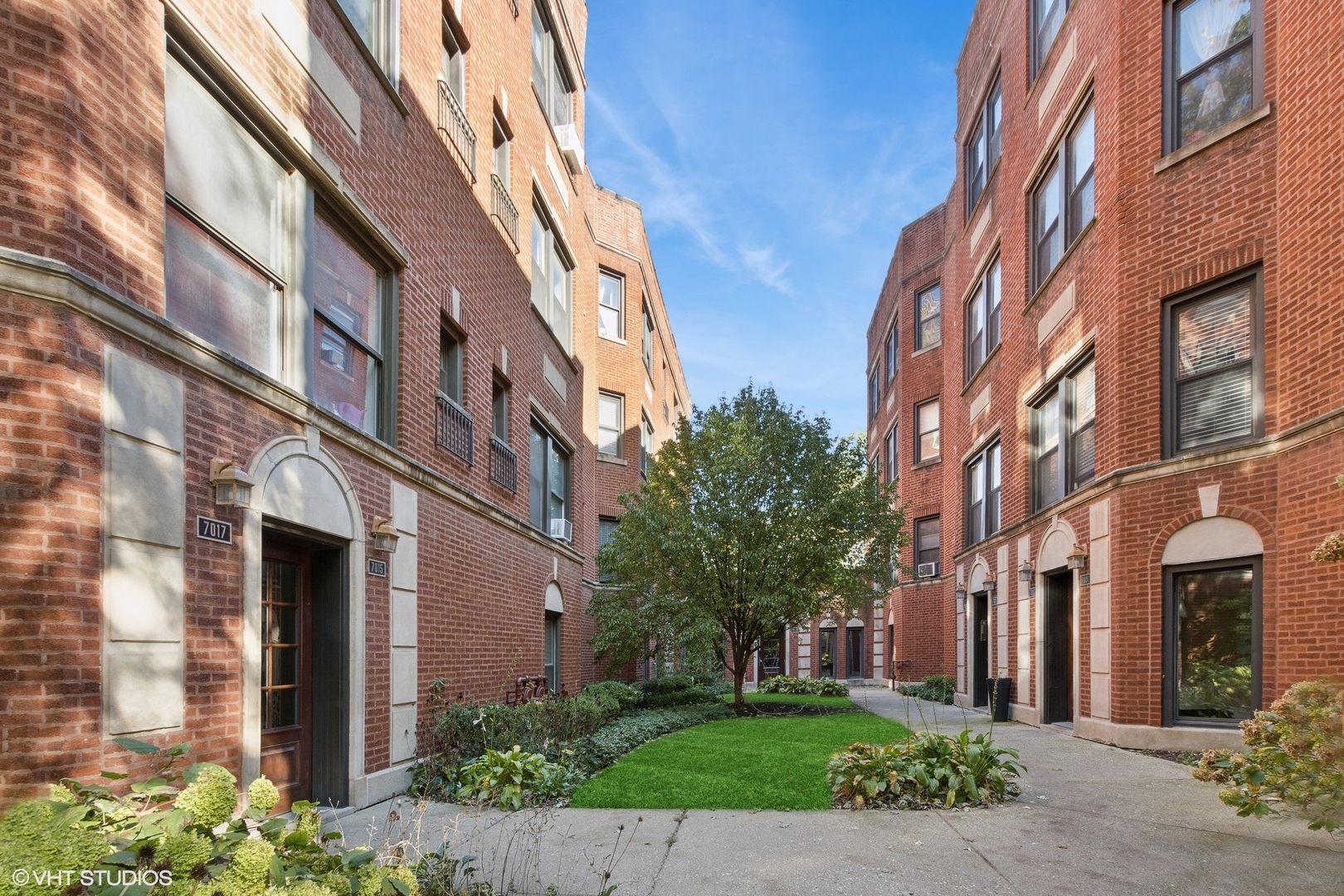 7015 N Wolcott Avenue Unit: 2