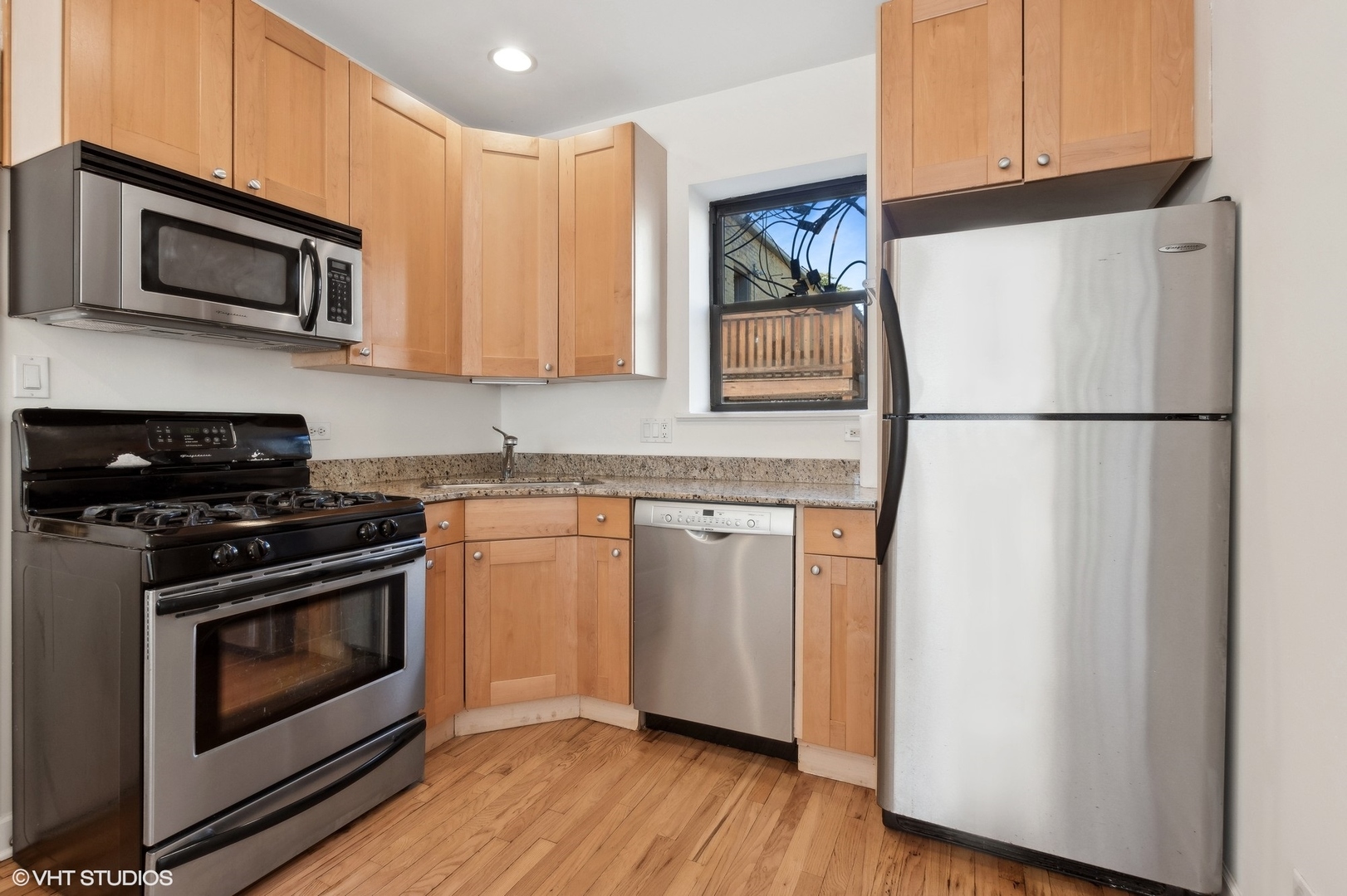 7015 N Wolcott Avenue Unit: 2