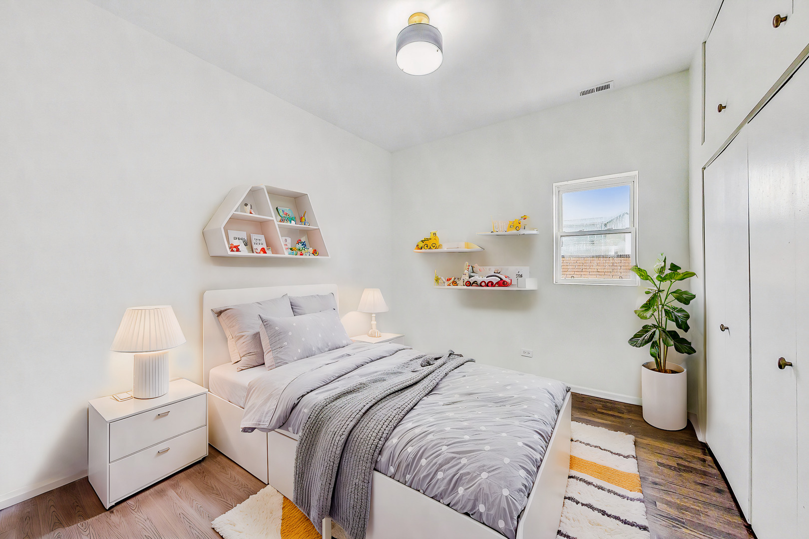 1504 N Greenview Avenue Unit: 3A