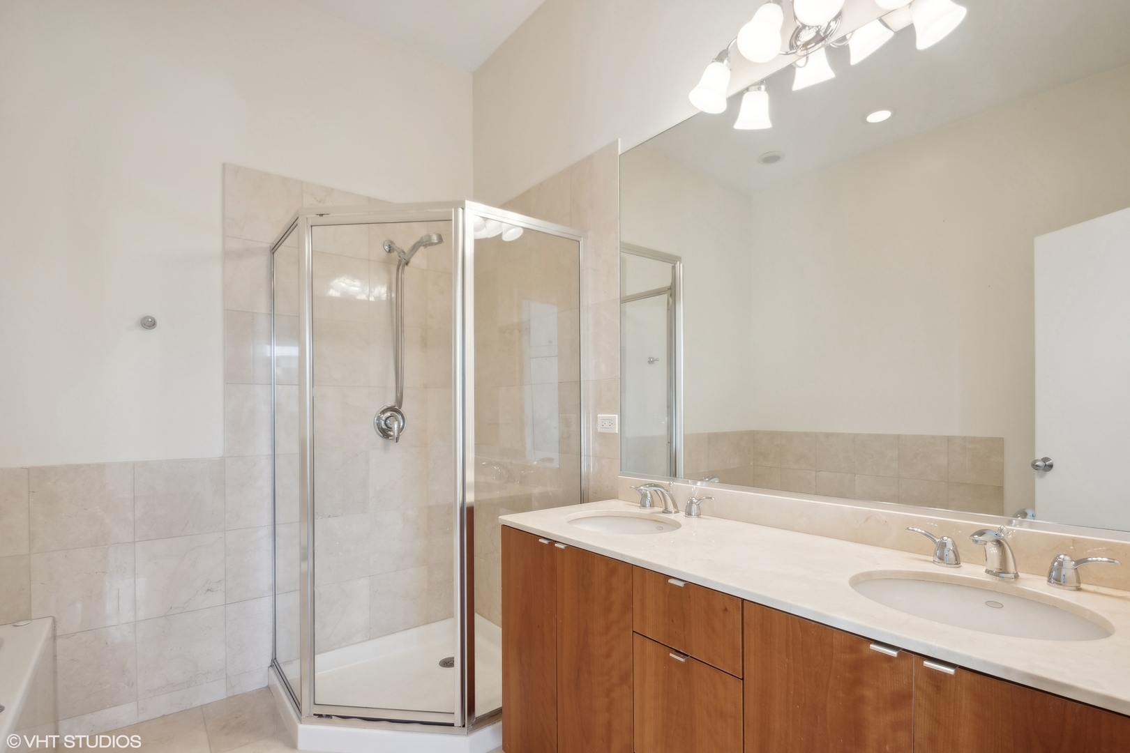 1504 N Greenview Avenue Unit: 3A