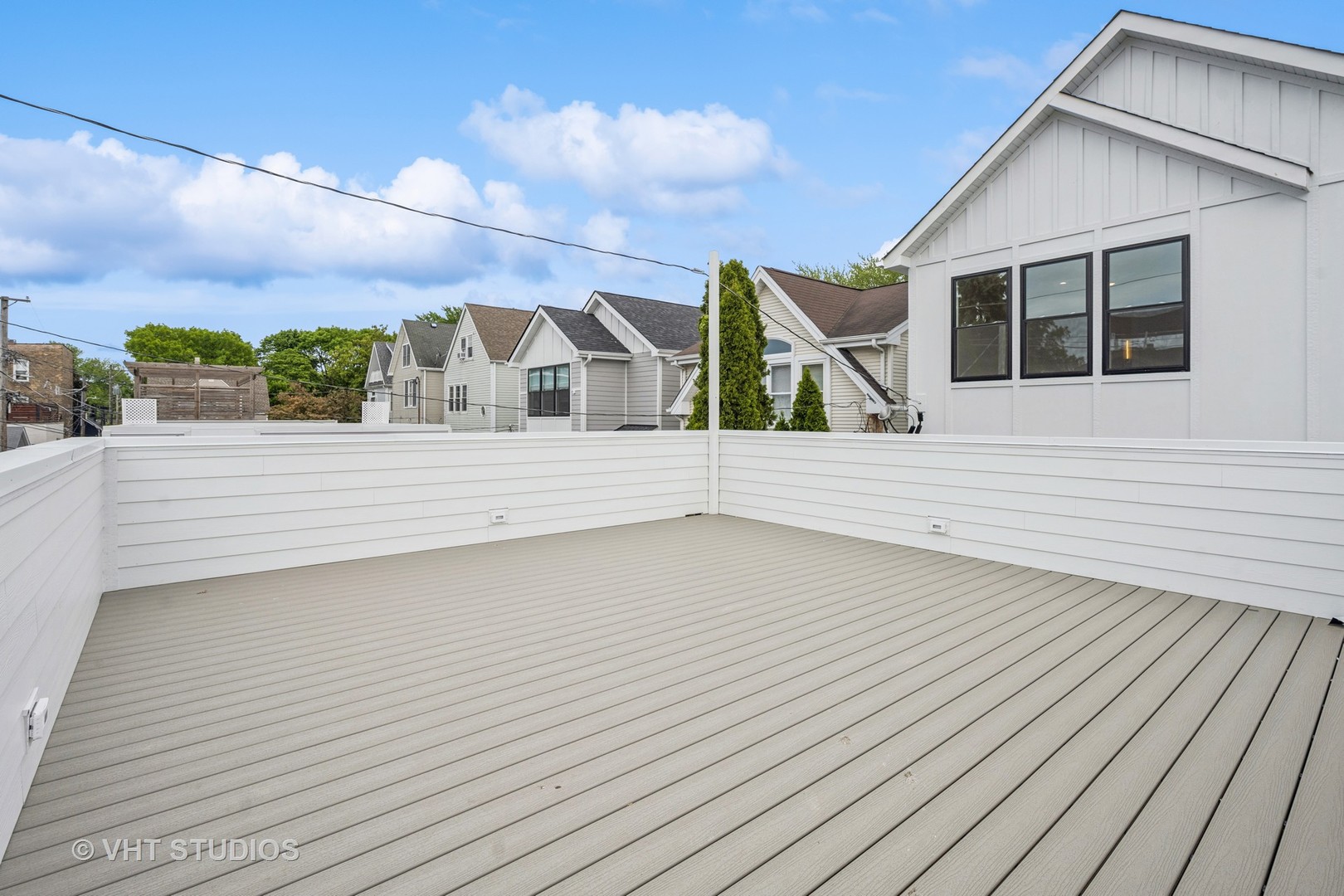 2124 W Waveland Avenue