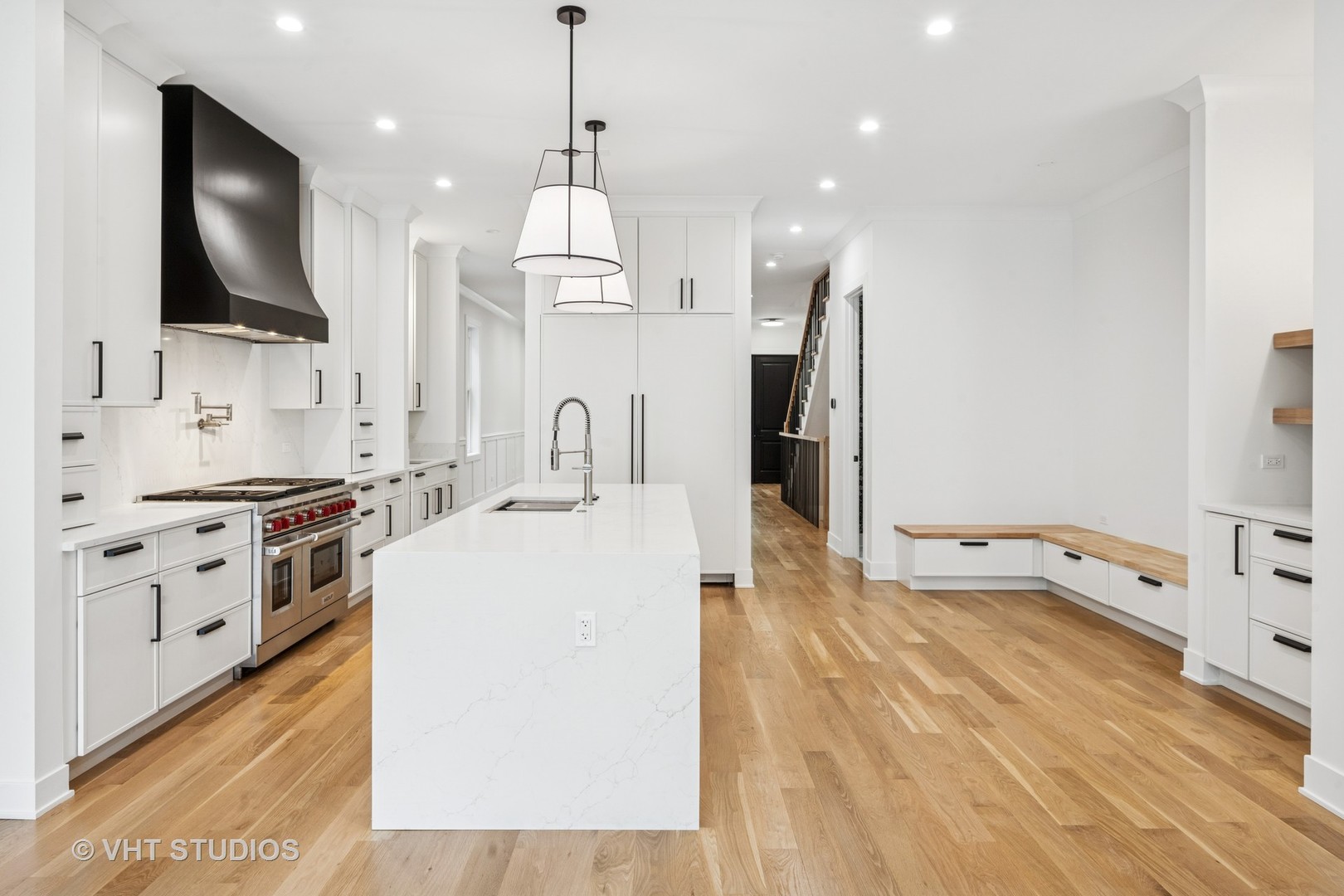 2124 W Waveland Avenue