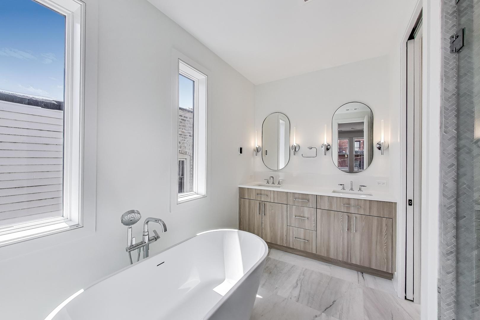 4835 N Seeley Avenue