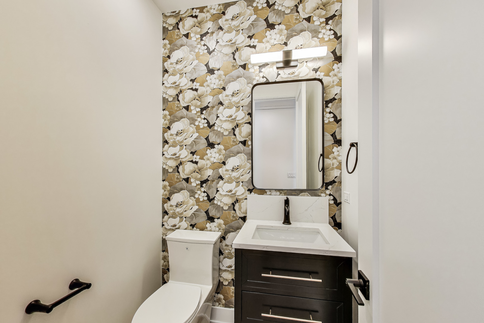 4835 N Seeley Avenue