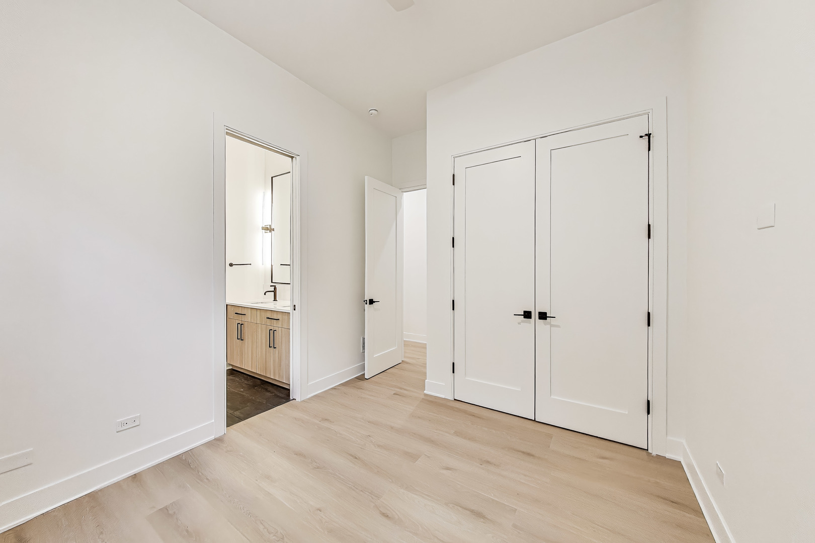 4835 N Seeley Avenue