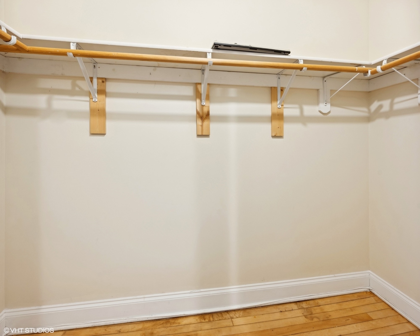 1216 W Thorndale Avenue Unit: 2