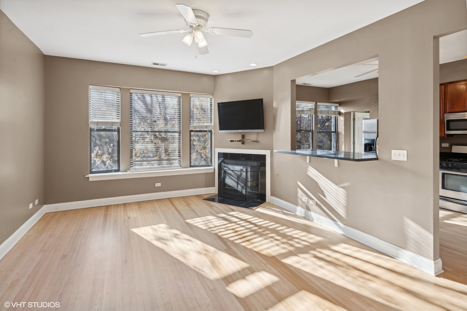 1216 W Thorndale Avenue Unit: 2