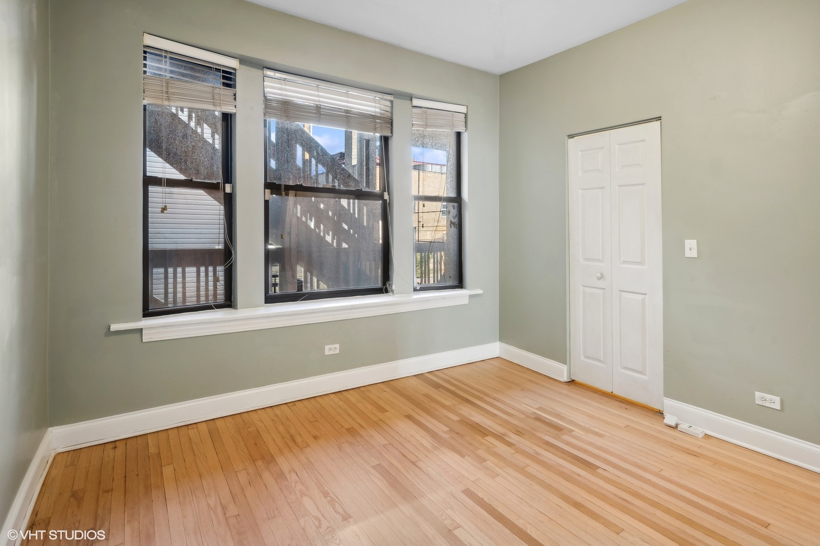 1216 W Thorndale Avenue Unit: 2